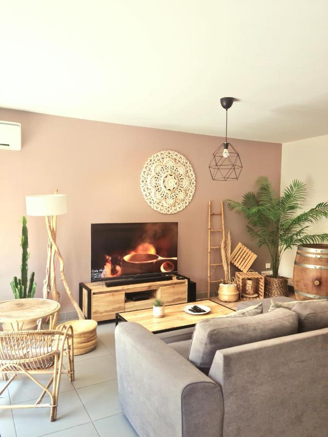Appartcosy Emplacement Ideal Avec Terrasse & Parking Prive Nimes Exterior foto